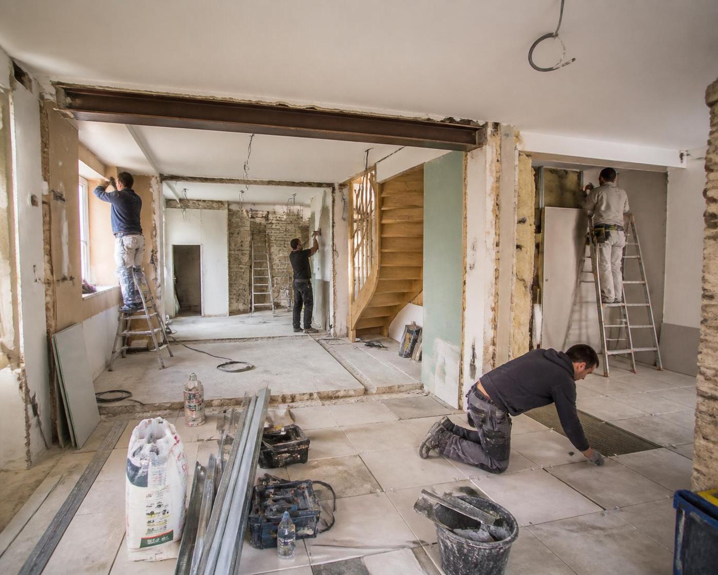 découvrez comment choisir la meilleure entreprise de rénovation tous corps d'état pour garantir la qualité et la réussite de vos travaux de construction ou de rénovation.